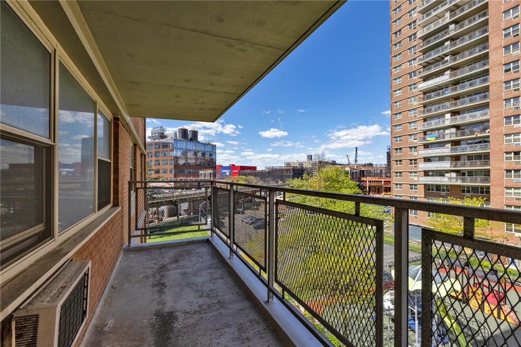 2942 West 5th Street 5D