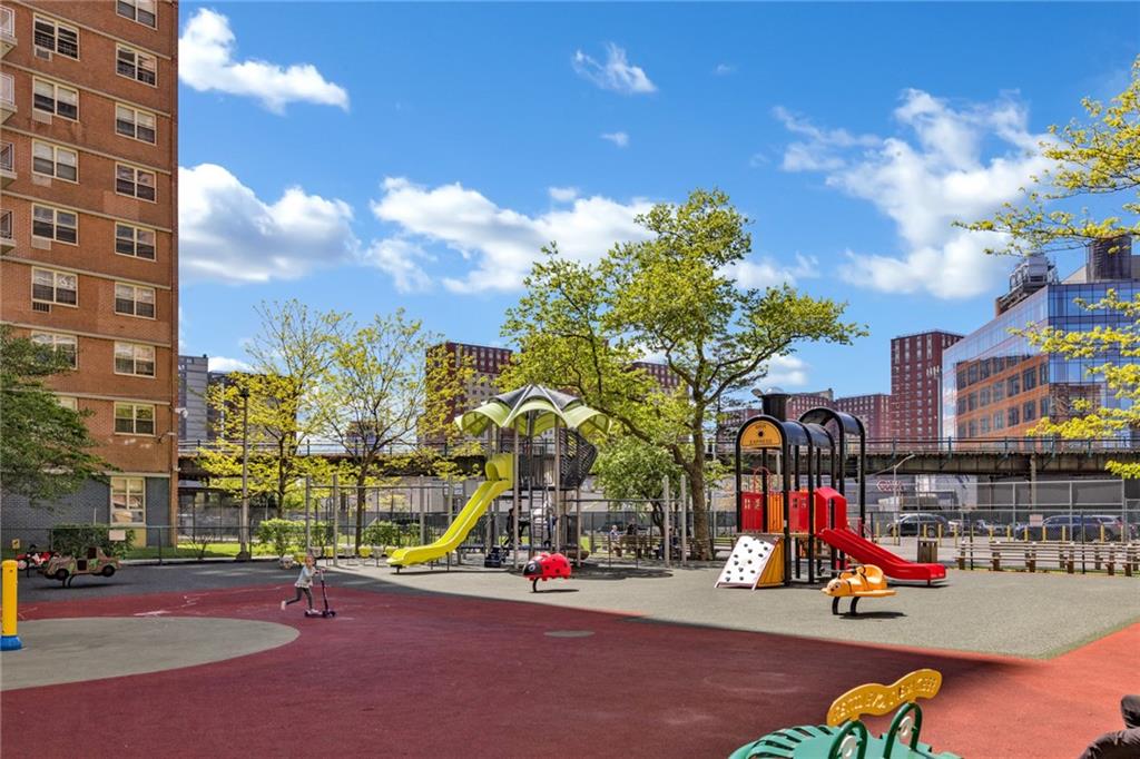 2942 West 5th Street 5D