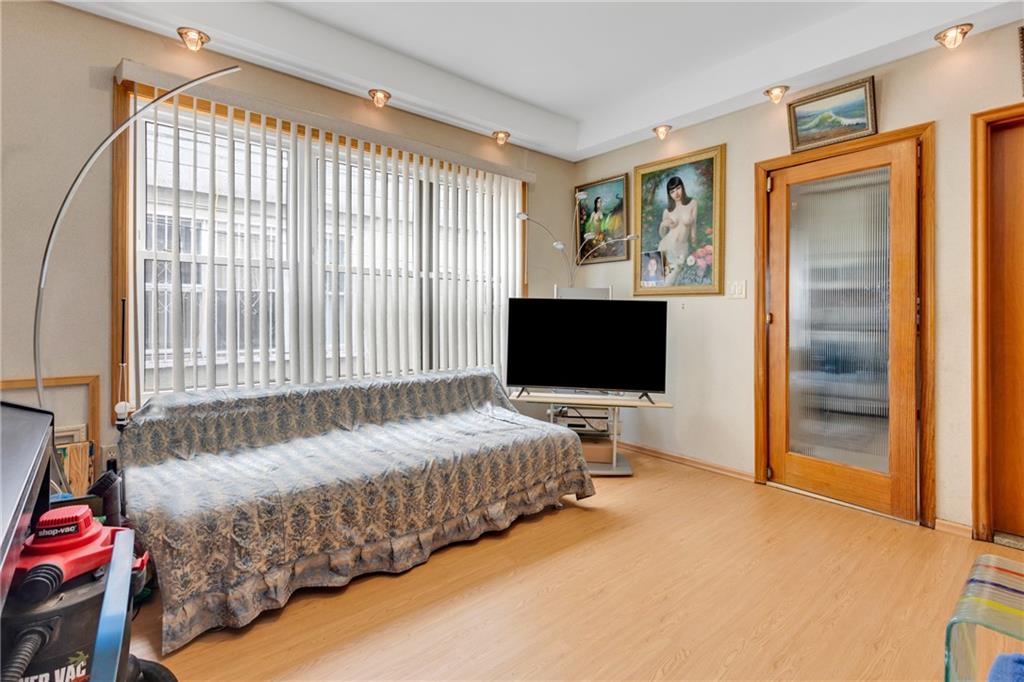 2336 East 14th Street