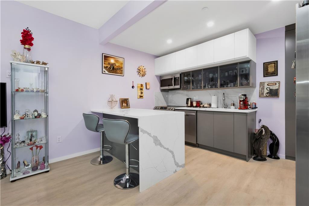 15 West End Avenue 3F