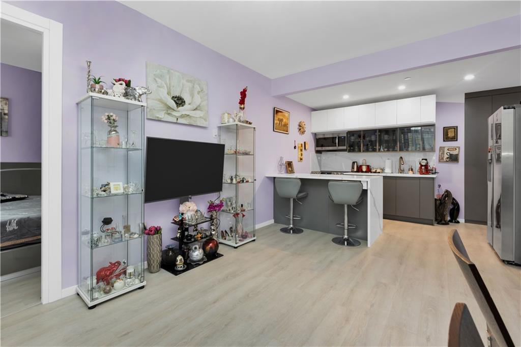 15 West End Avenue 3F