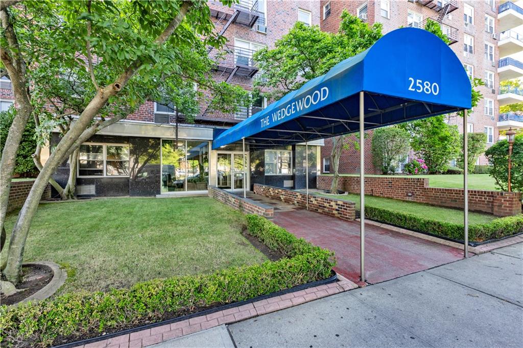 2580 Ocean Parkway 1P