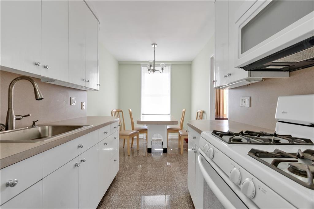 2580 Ocean Parkway 1P