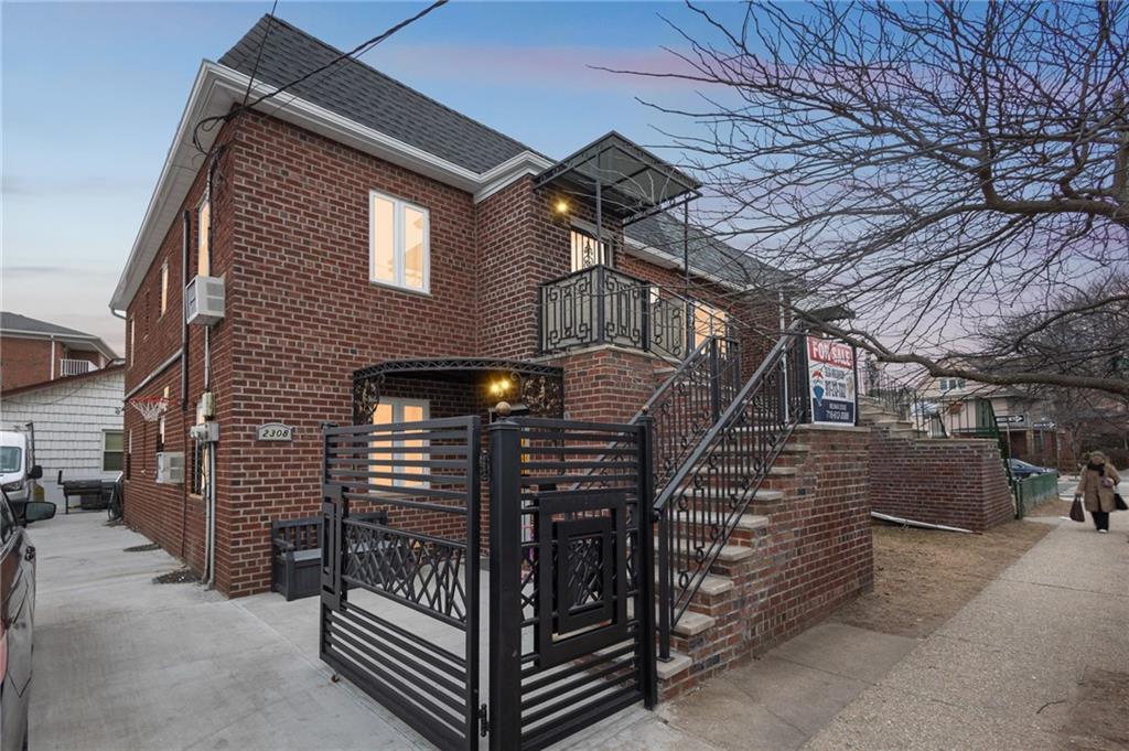 2308 Jerome Avenue