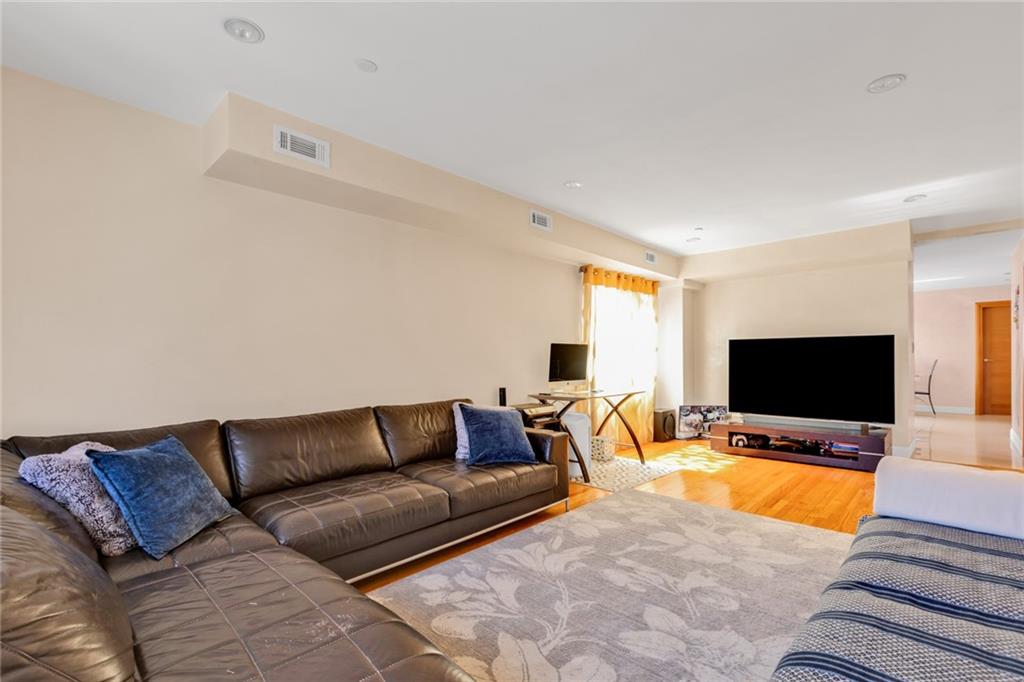 2750 East 28th Street 2B