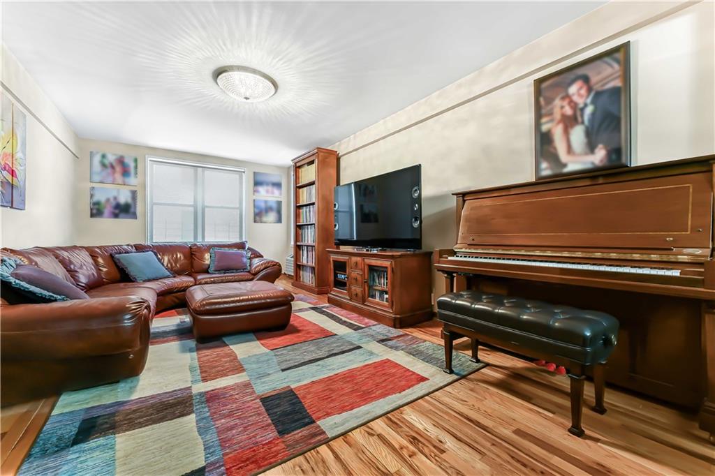 2546 East 13th Street B14
