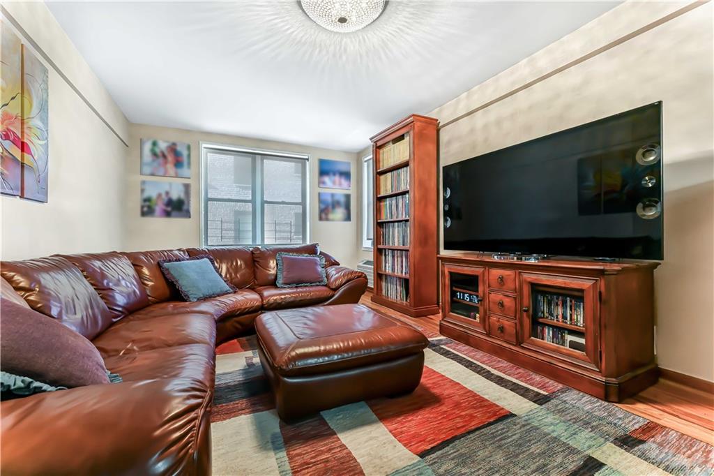 2546 East 13th Street B14