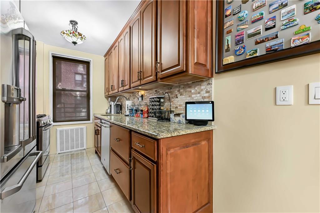 2546 East 13th Street B14