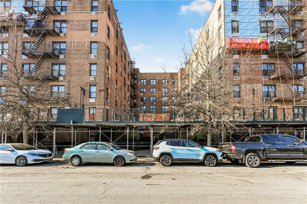 2546 East 13th Street B14
