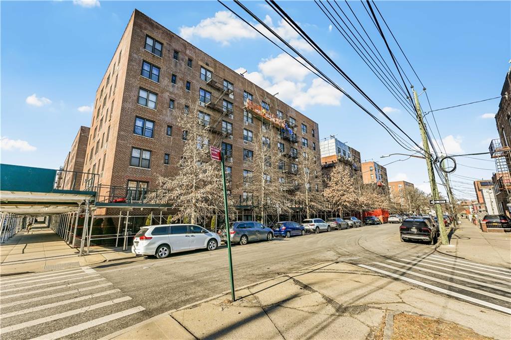 2546 East 13th Street B14