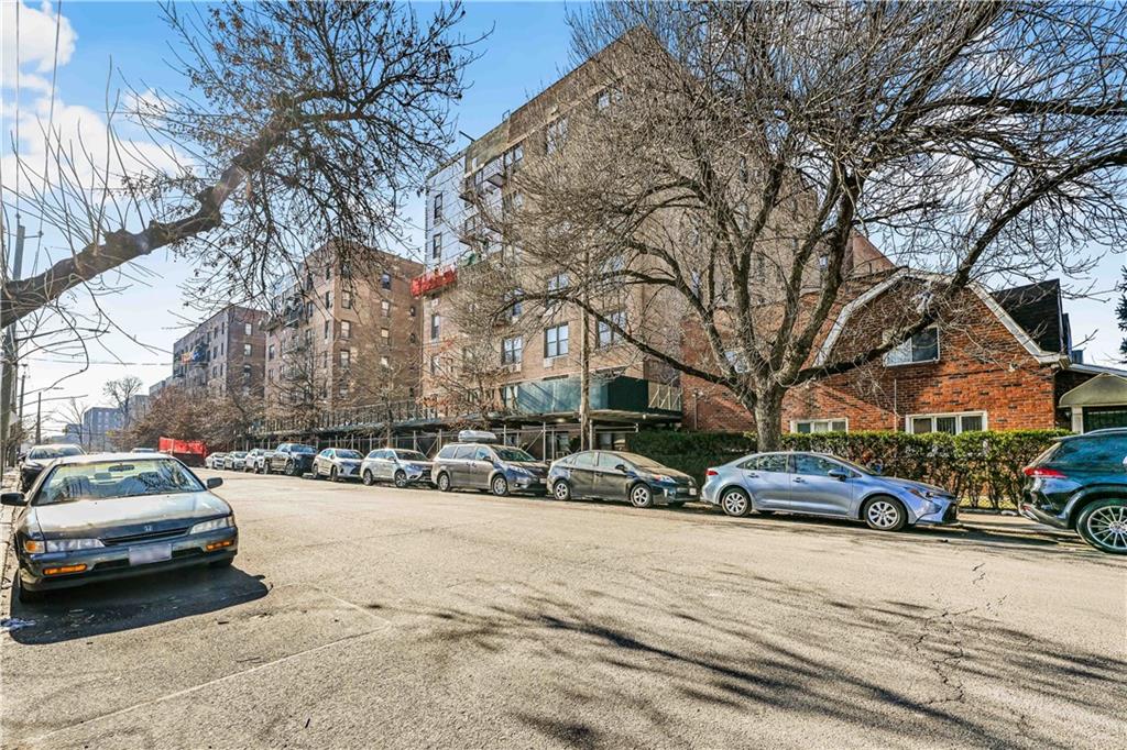 2546 East 13th Street B14