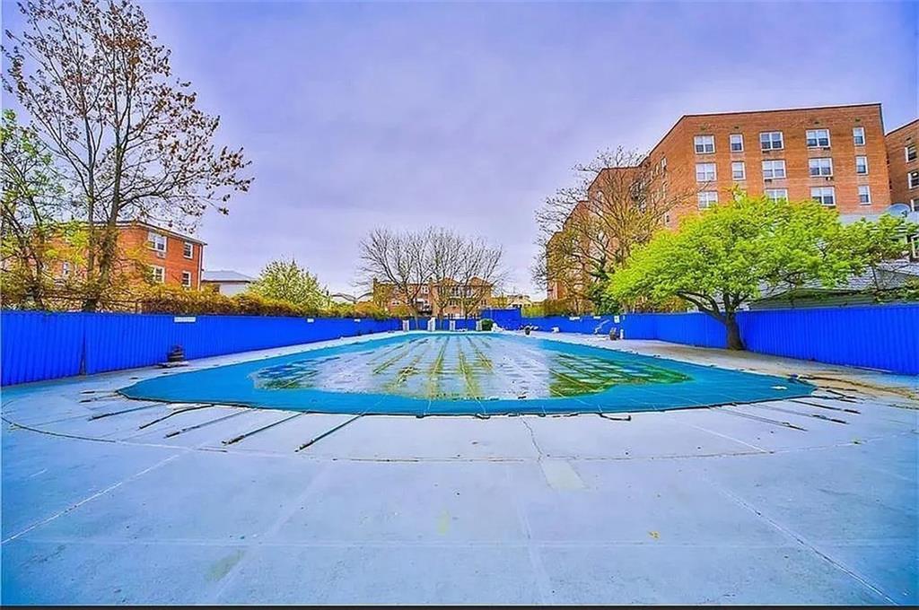 2546 East 13th Street B14