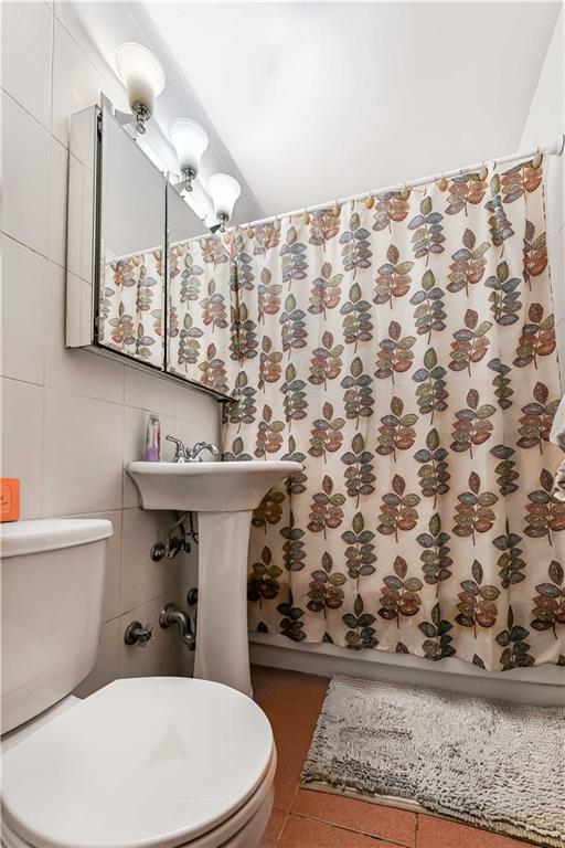 2546 East 13th Street B14