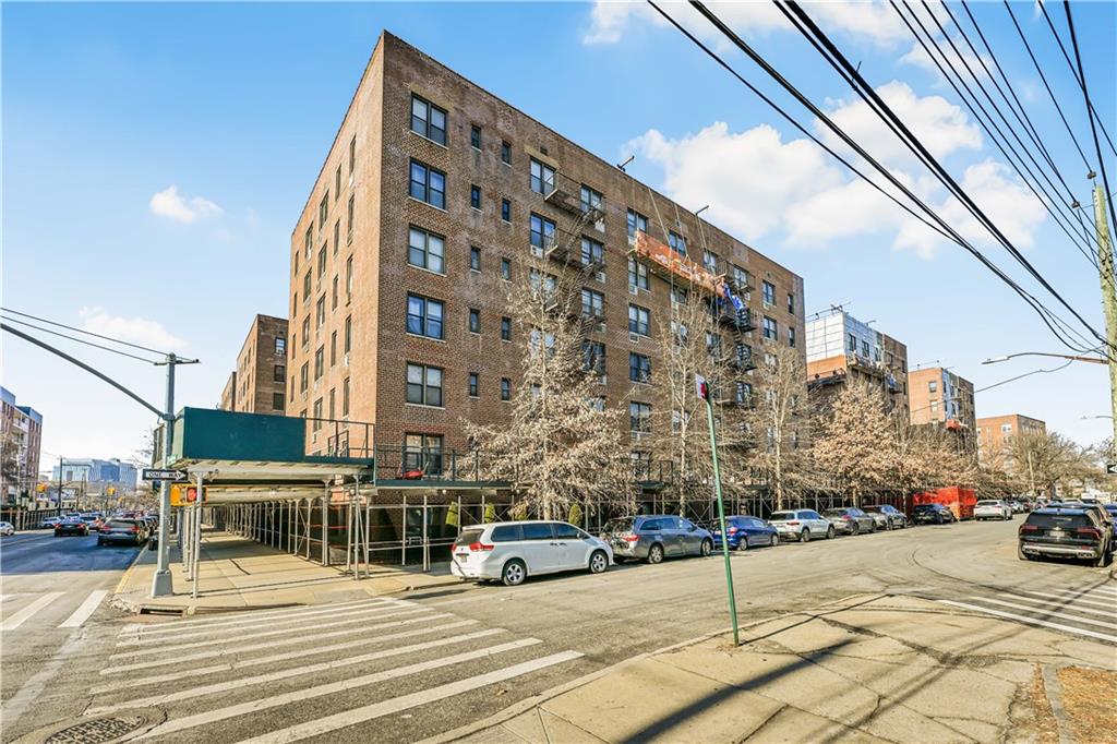 2546 East 13th Street B14