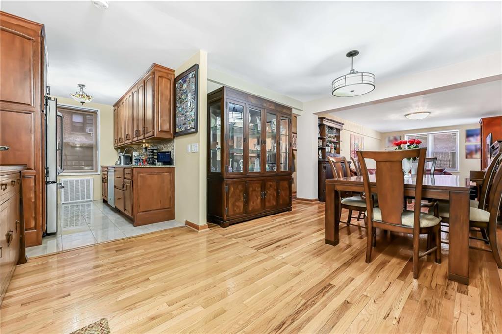 2546 East 13th Street B14