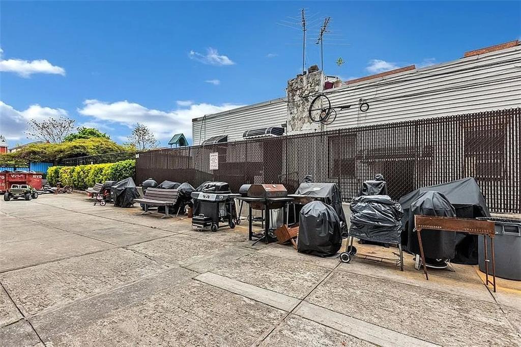 2546 East 13th Street B14