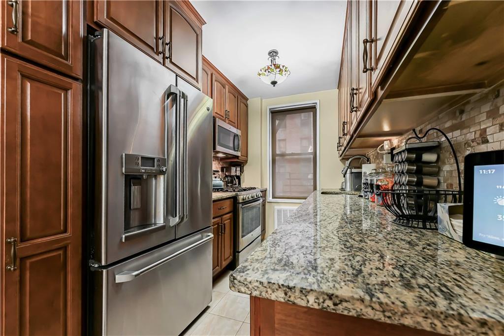 2546 East 13th Street B14