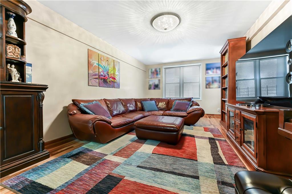 2546 East 13th Street B14