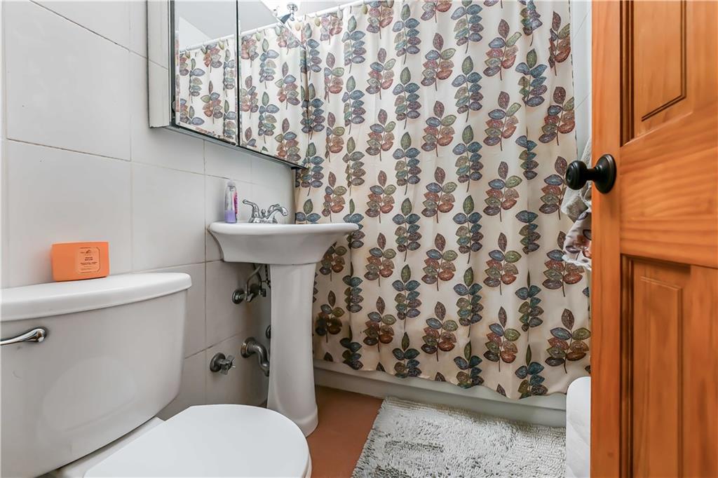 2546 East 13th Street B14