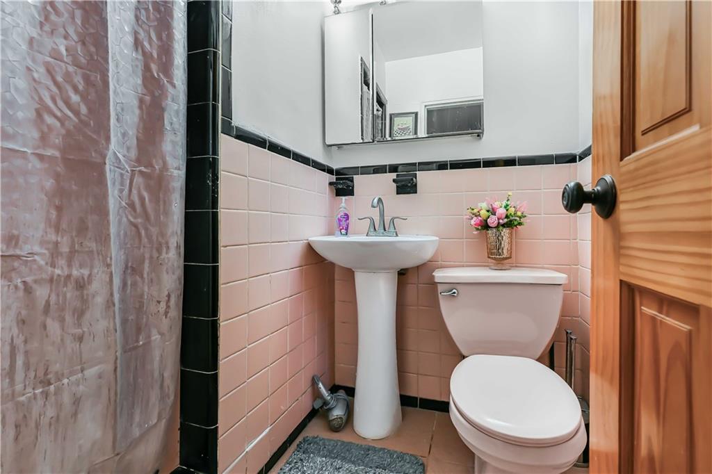 2546 East 13th Street B14
