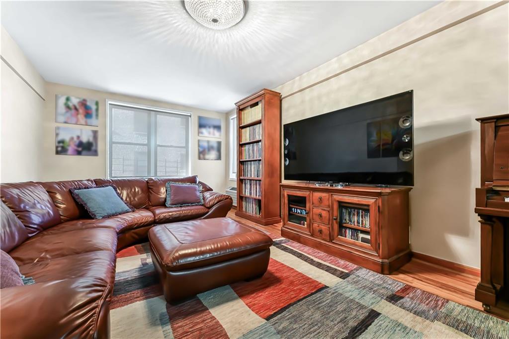 2546 East 13th Street B14