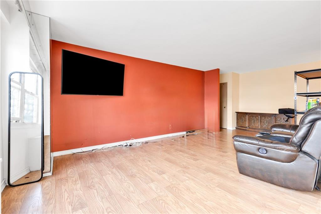 2940 West 5th Street 2B