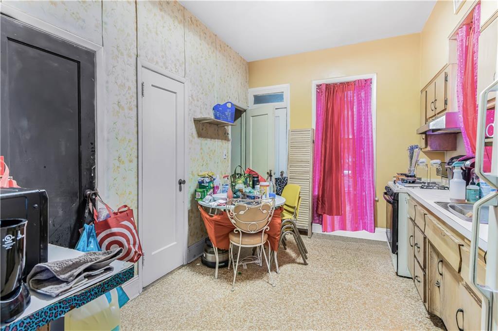 10 Martense Court