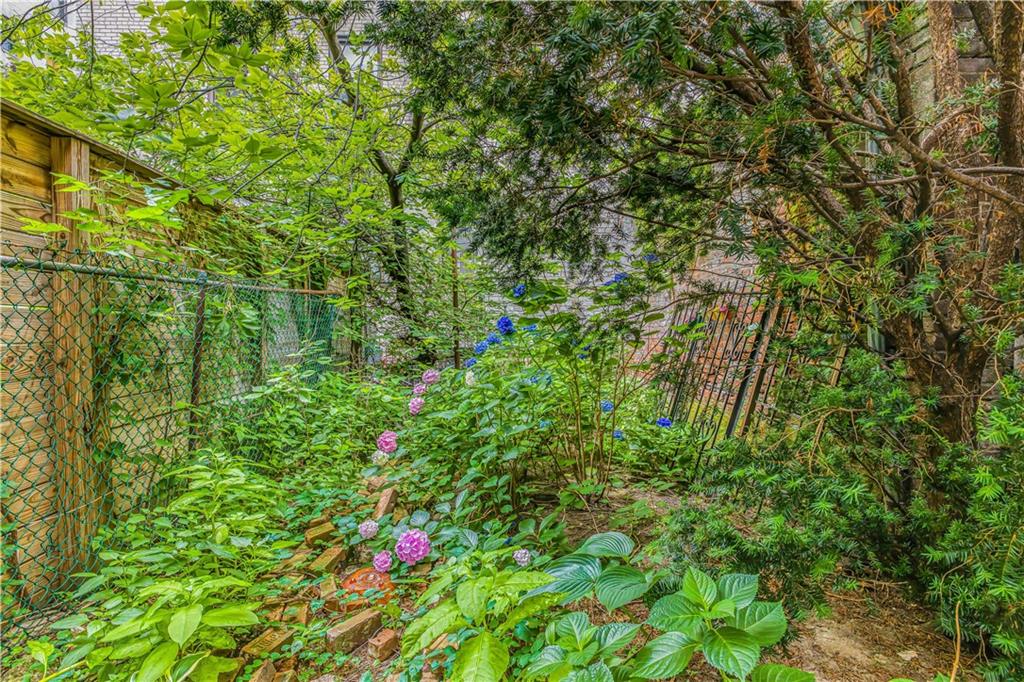 10 Martense Court