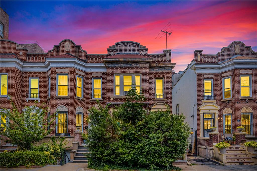10 Martense Court