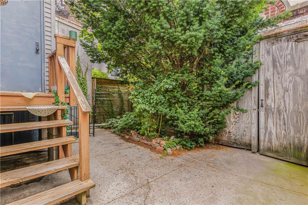 10 Martense Court