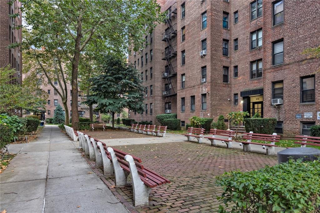 2717 East 28th Street 4E