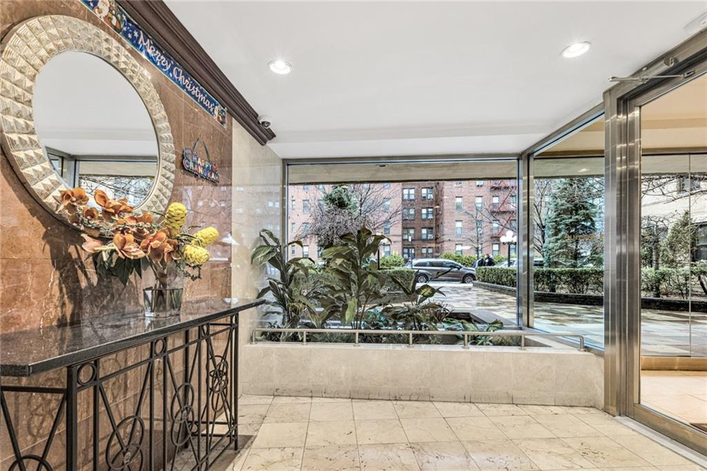 2 West End Avenue 5N