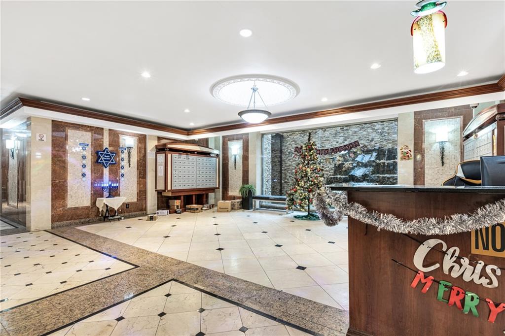 2 West End Avenue 5N