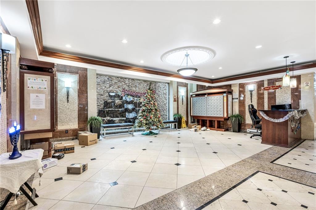 2 West End Avenue 5N