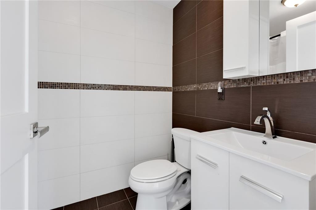 2833 Ocean Parkway B5
