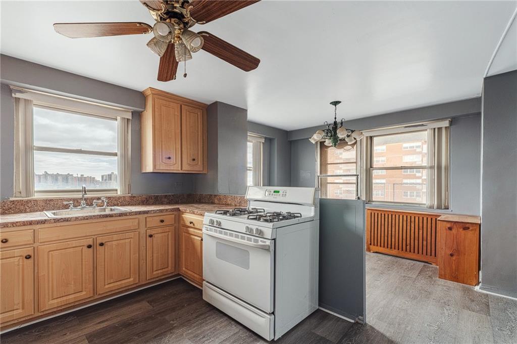 2483 West 16th Street 10H