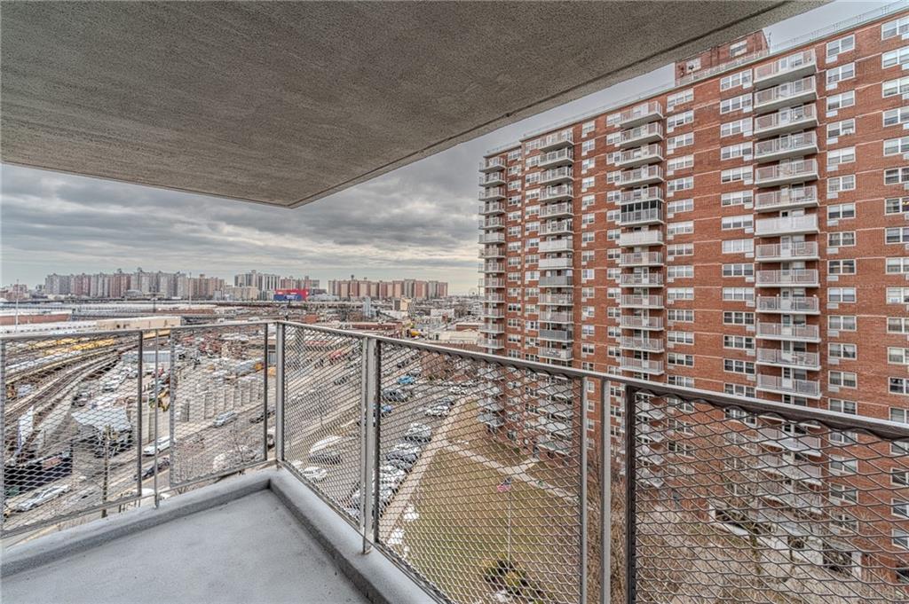 2483 West 16th Street 10H