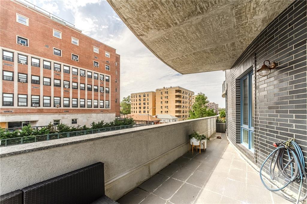 37 West End Avenue 2B