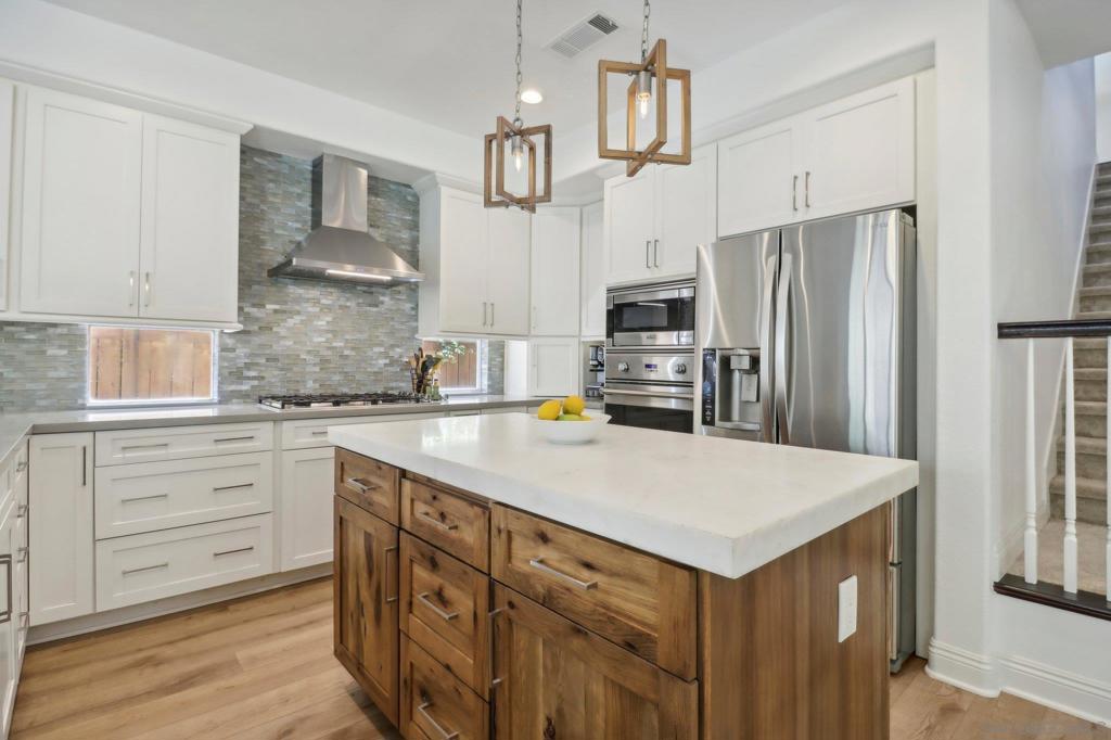 3024 Avenida Ciruela