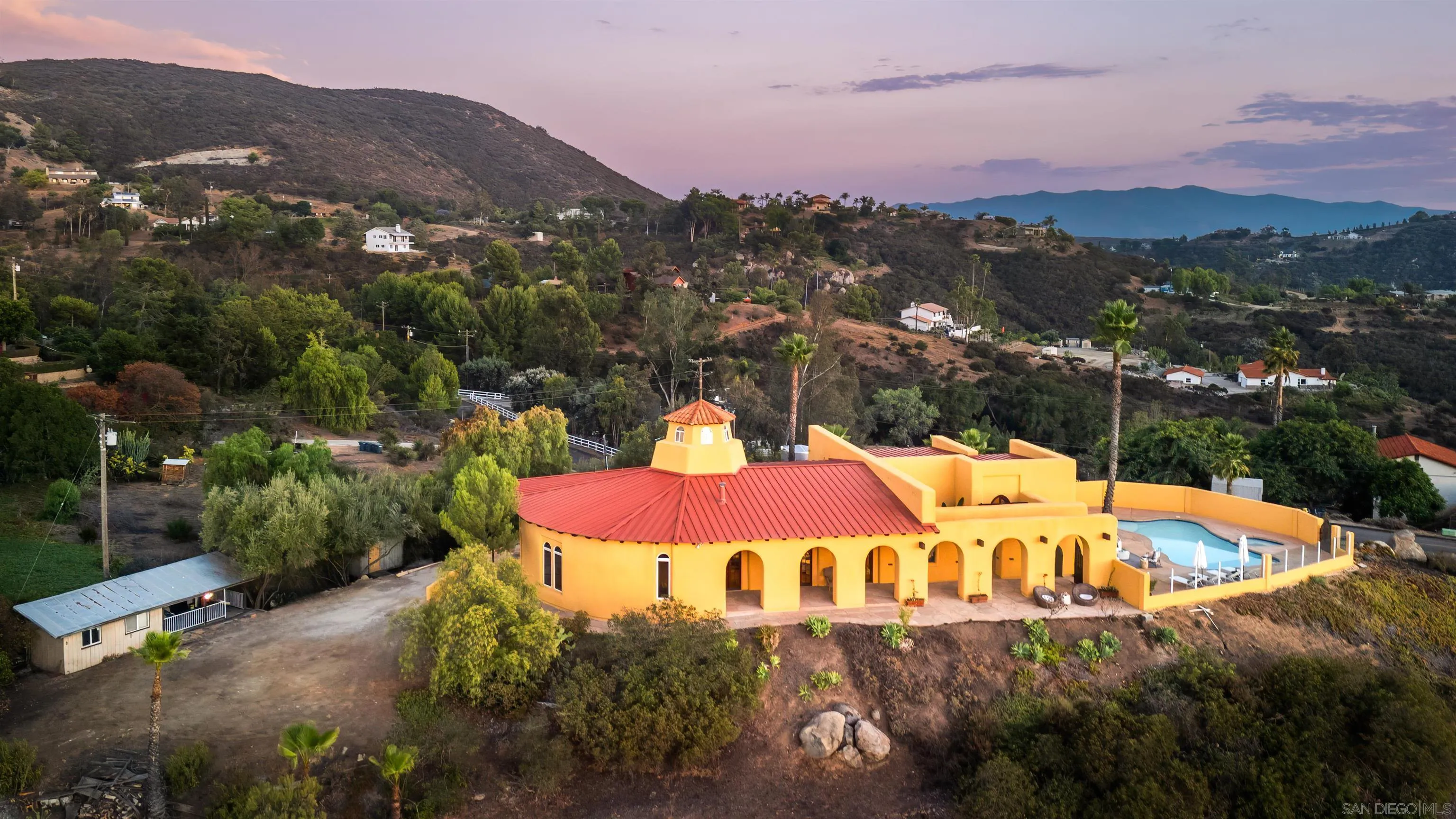 3696 Alta Loma Dr