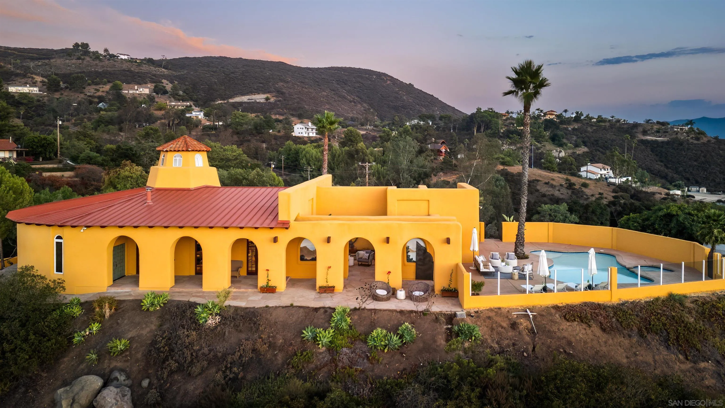 3696 Alta Loma Dr