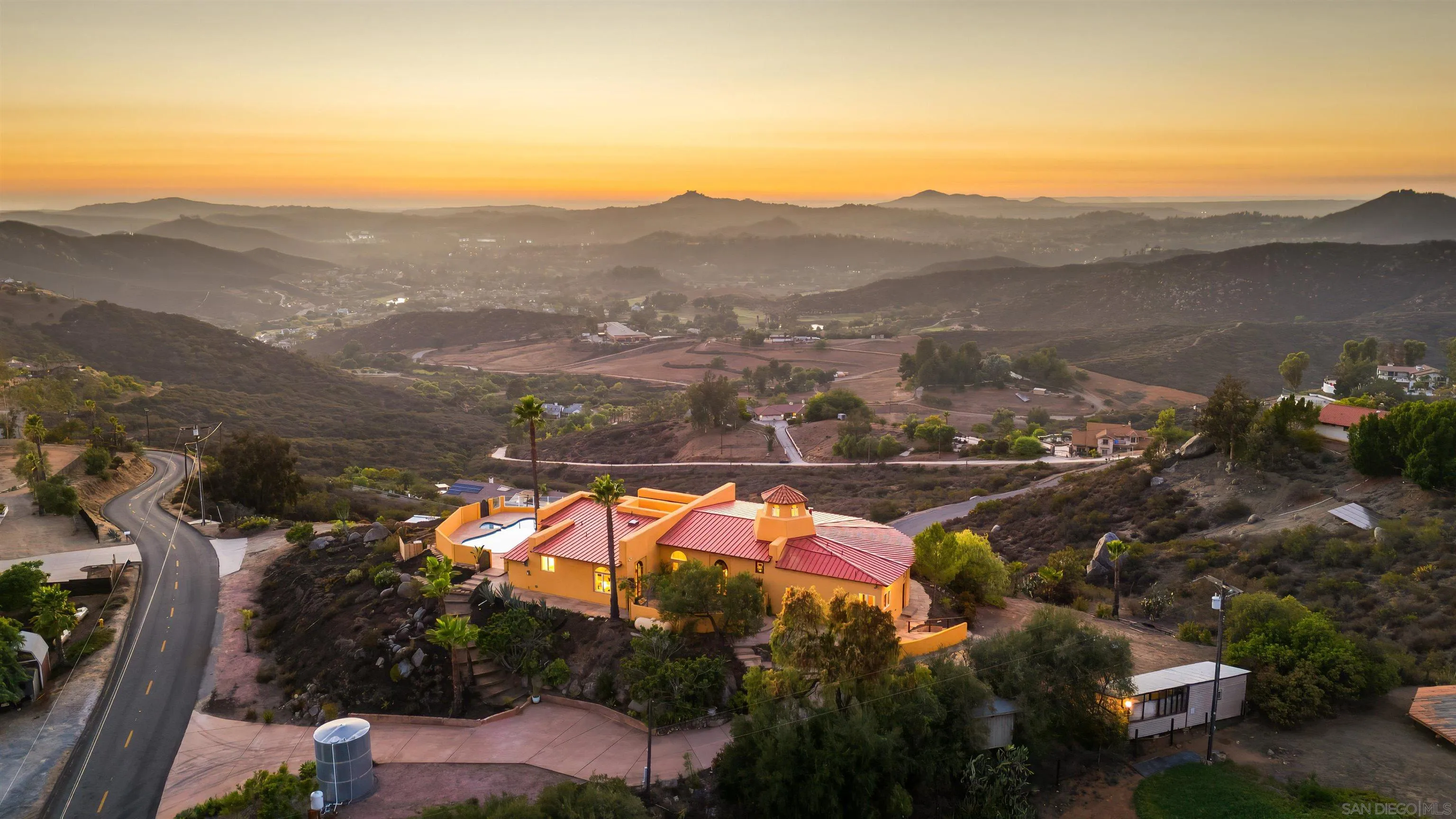 3696 Alta Loma Dr