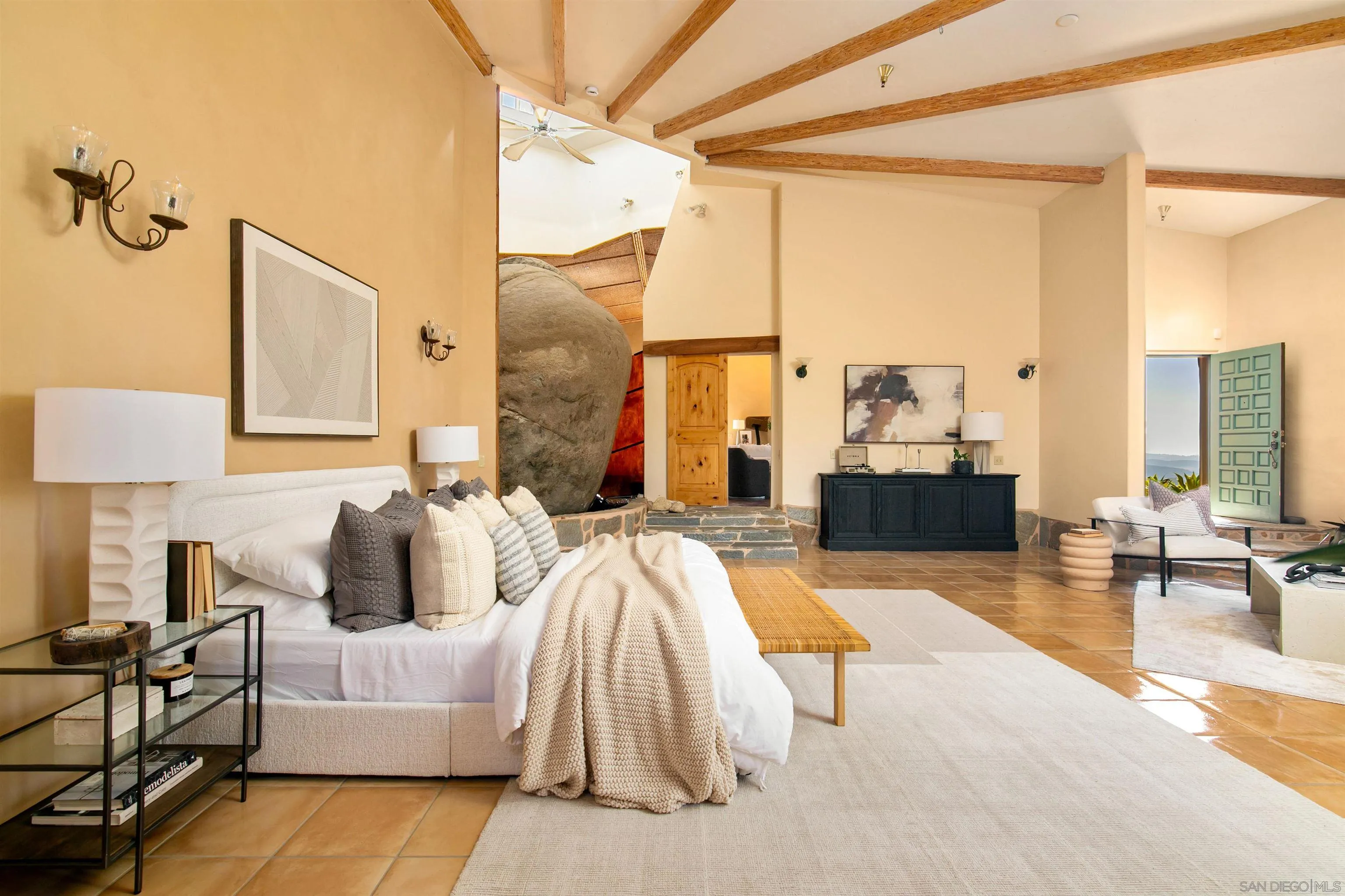 3696 Alta Loma Dr