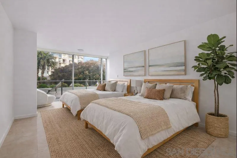 1770 Avenida Del Mundo Unit 102