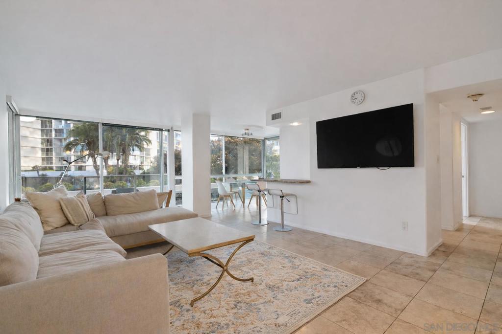 1770 Avenida Del Mundo 102