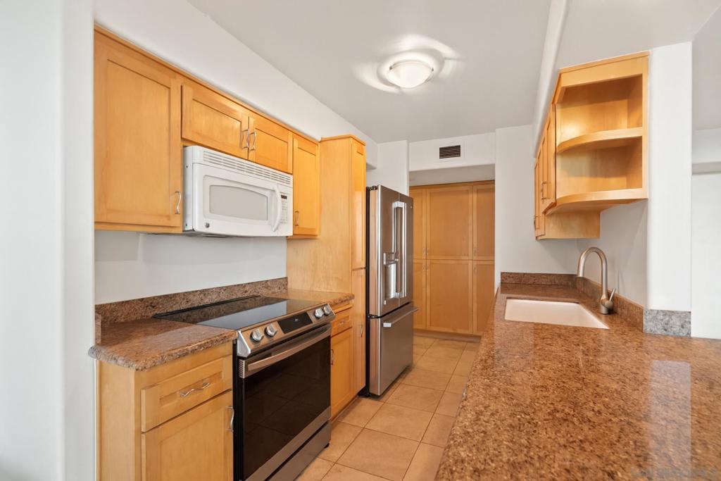 1770 Avenida Del Mundo 102