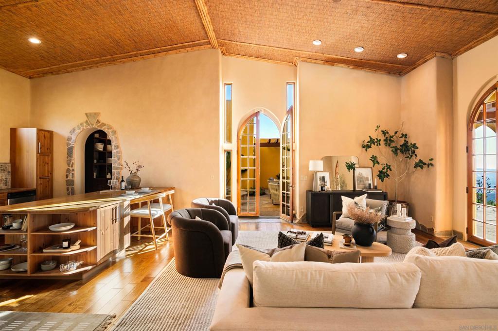 3696 Alta Loma Dr