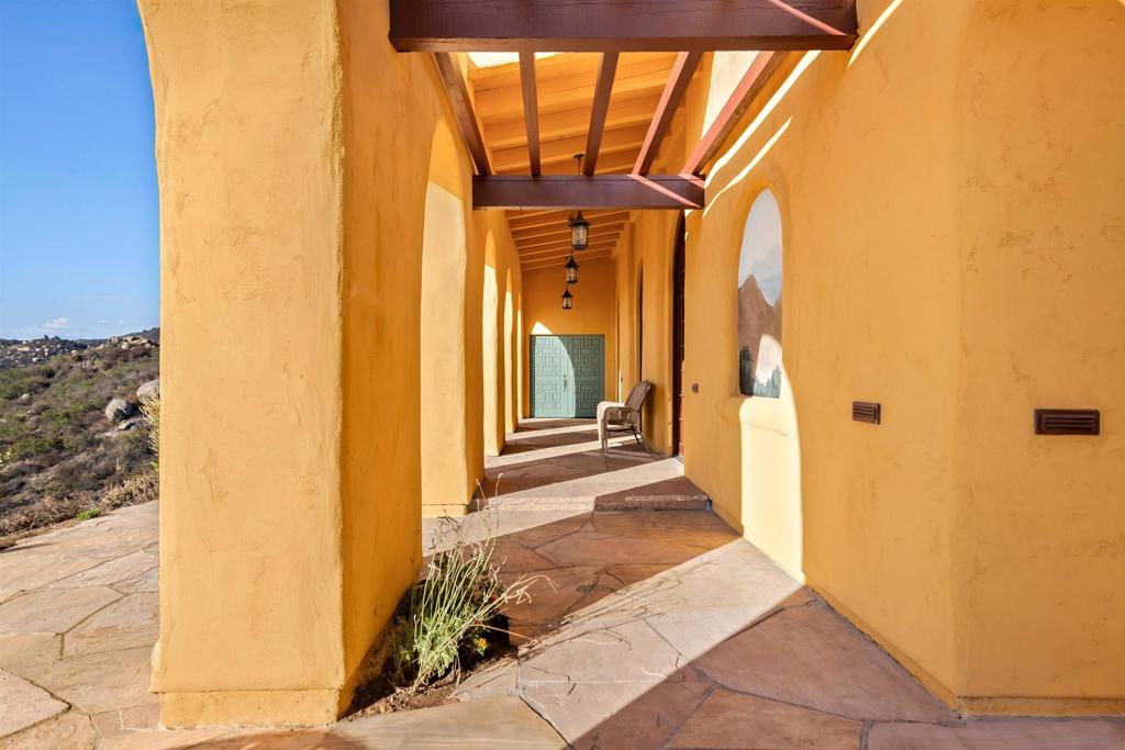 3696 Alta Loma Dr