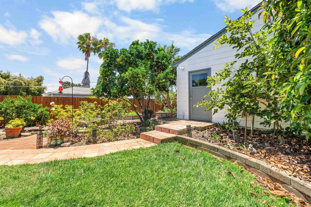 4375 Del Monte