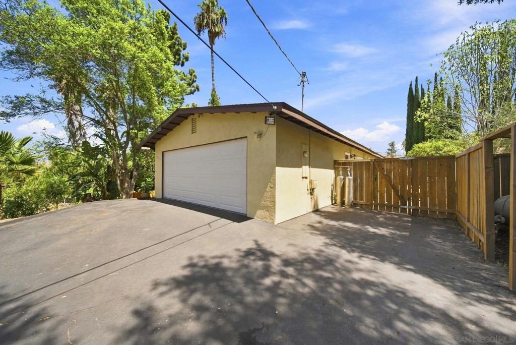 1752 N Ash St Escondido Ca Us 92027 260021154sd